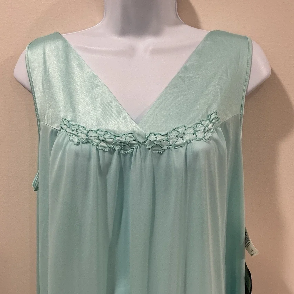 Women's Vintage Azure Mist Nightgown Lingerie Vanity Fair Large 100% Nylon NWT